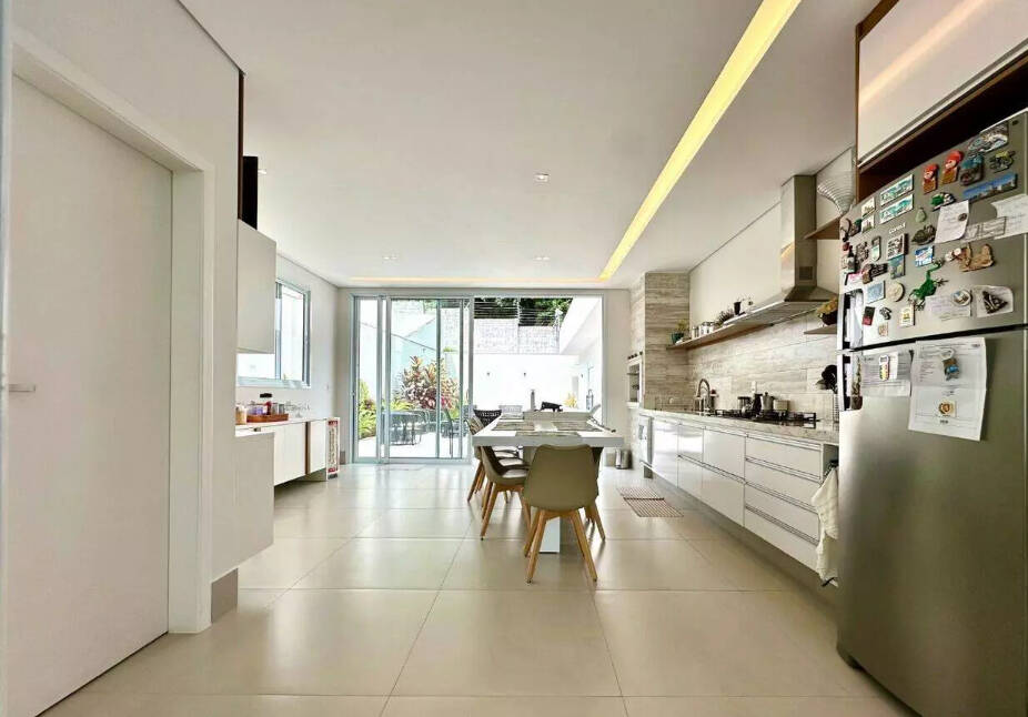 Casa, 3 quartos, 240 m² - Foto 13