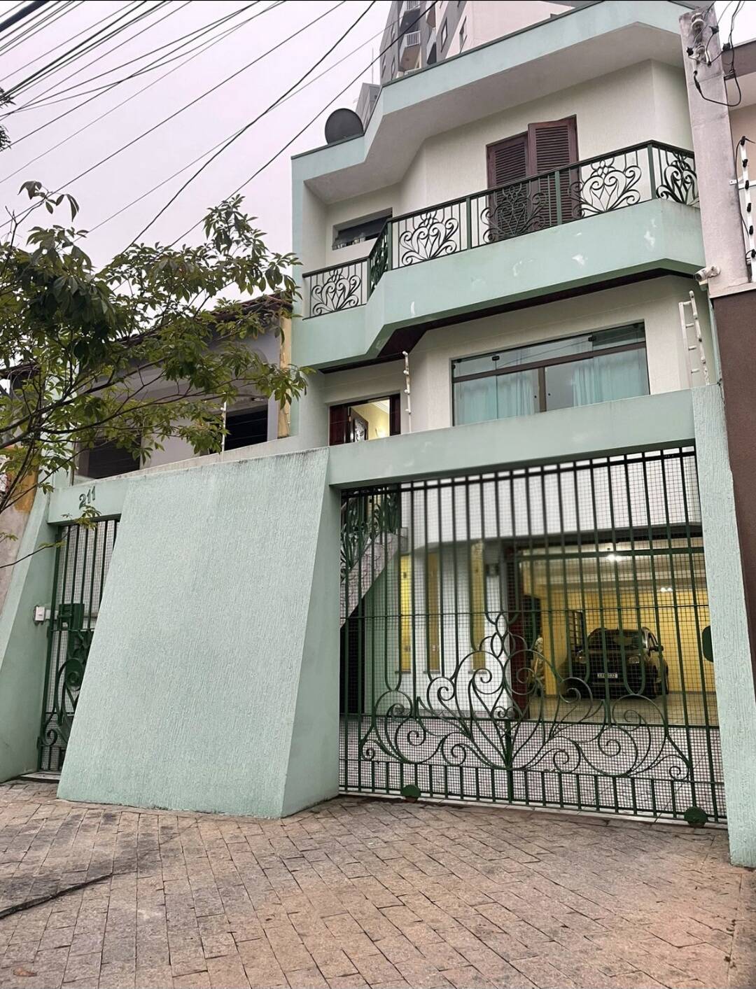 Casa, 6 quartos, 233 m² - Foto 1